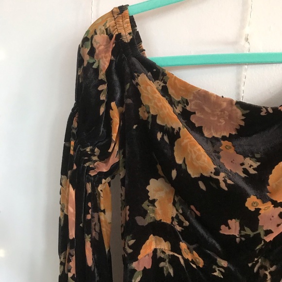 Olivaceous velvet floral romper - Picture 2 of 5